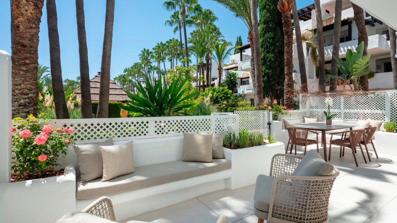 Contemporary beachside living at the Puente Romano