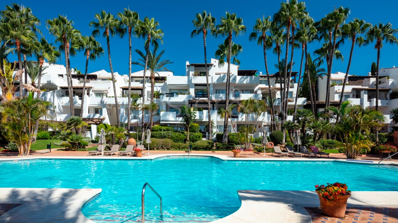 Contemporary beachside living at the Puente Romano