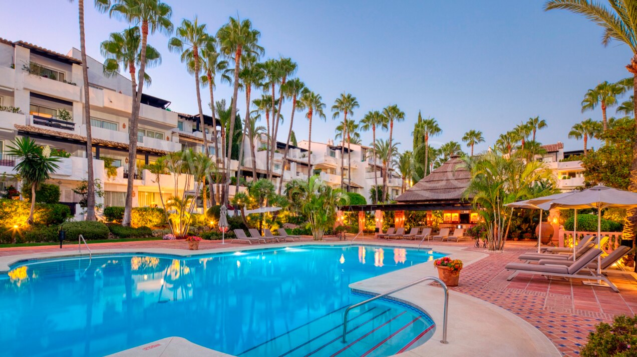 Contemporary beachside living at the Puente Romano