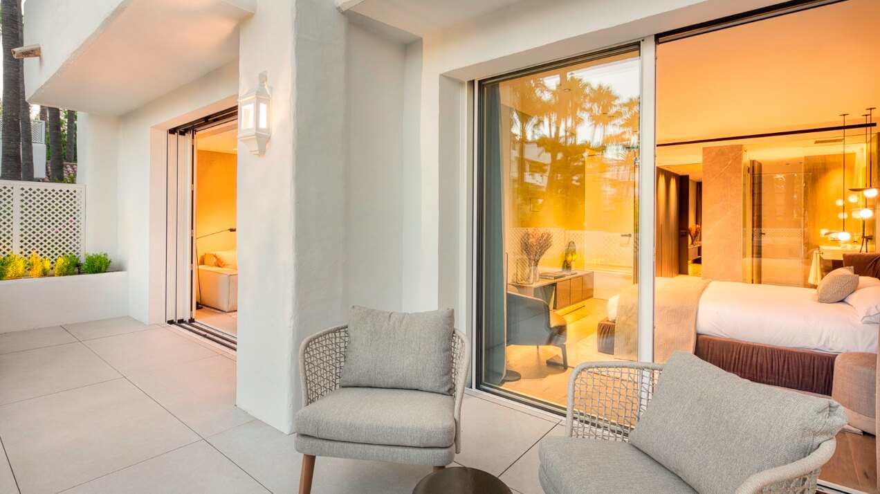 Contemporary beachside living at the Puente Romano