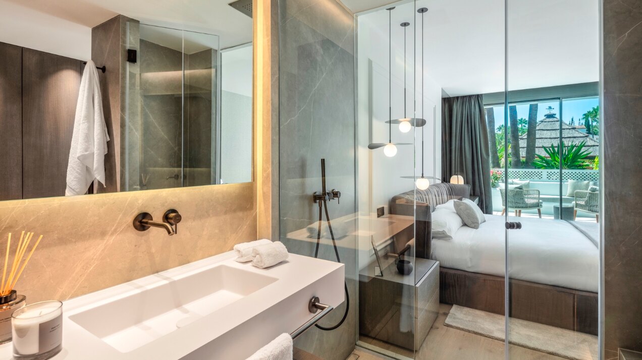 Contemporary beachside living at the Puente Romano