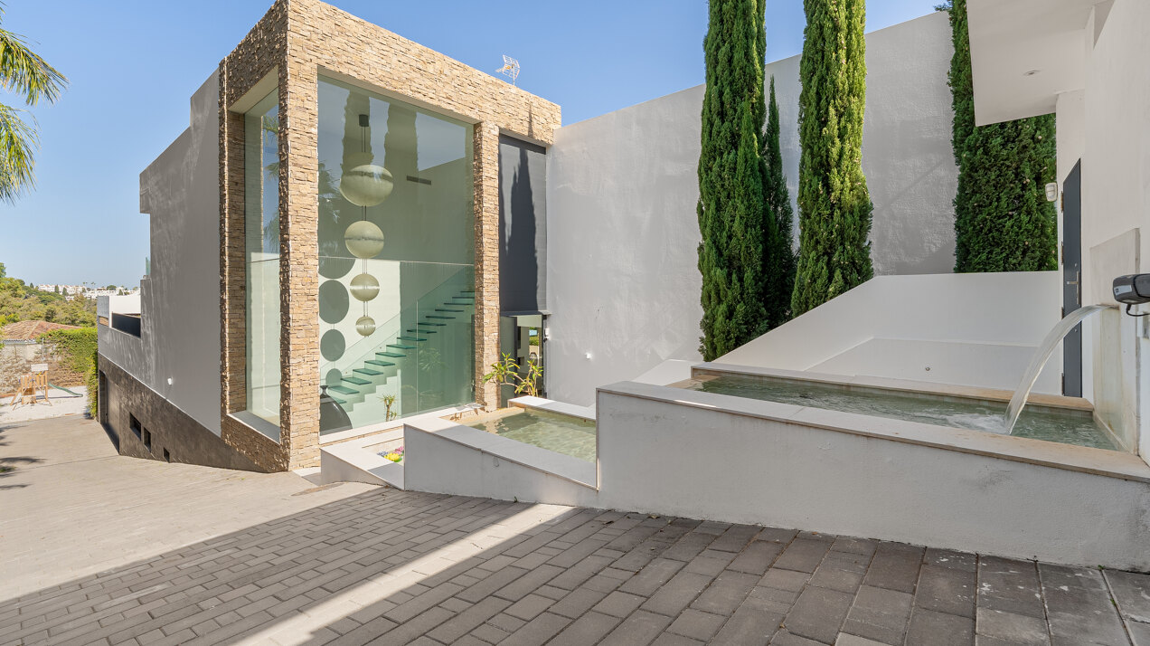Remarkable villa redefines contemporary living