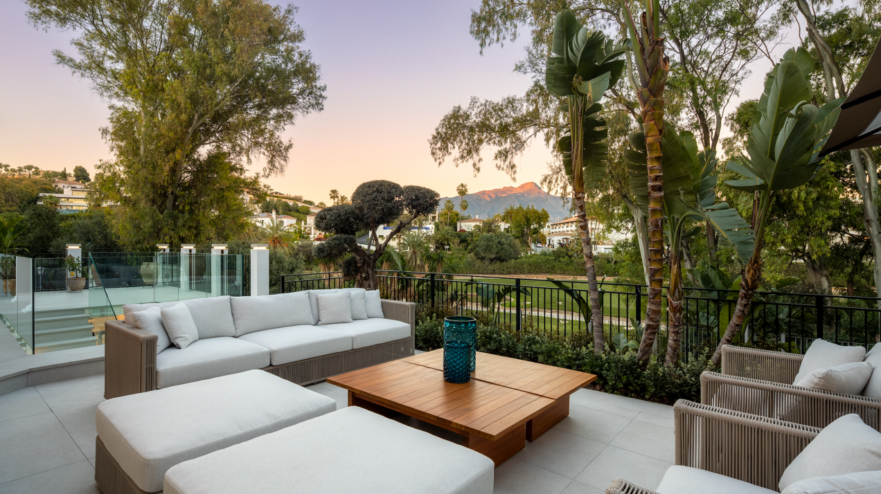 Remarkable villa offers impressive golf views
