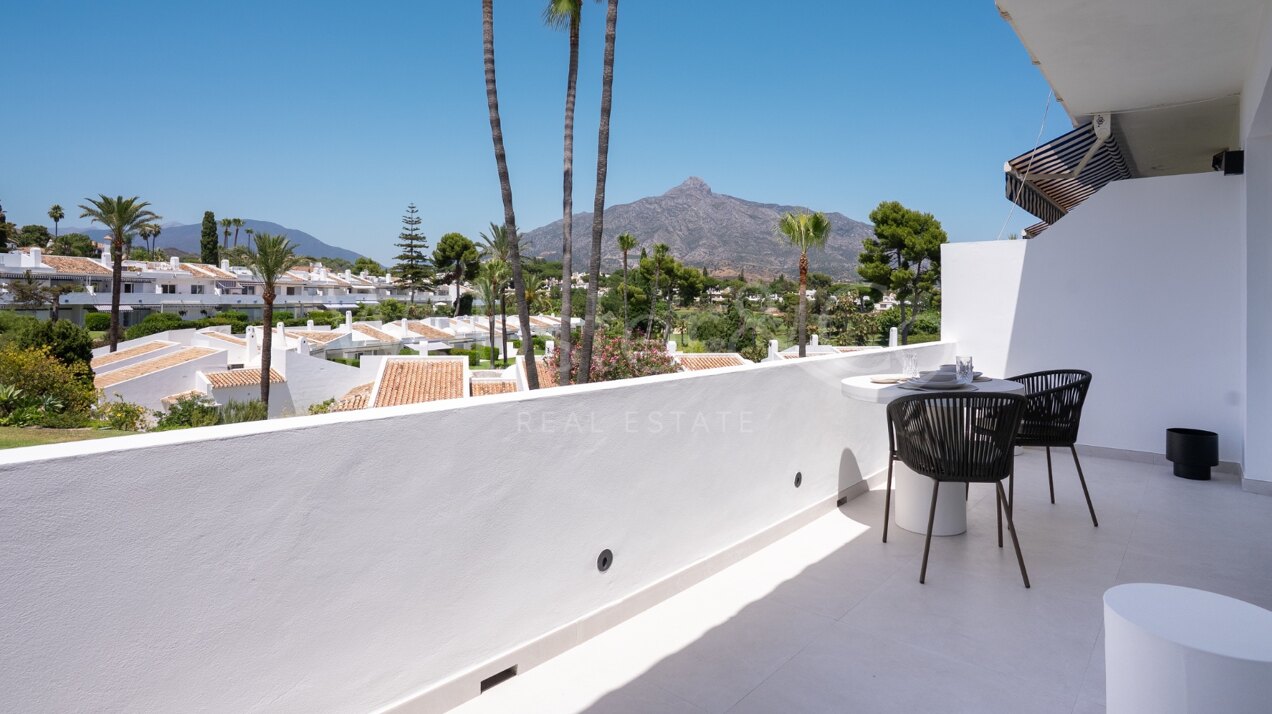 Penthouse Hideaway - Perfect Duplex, Nueva Andalucia