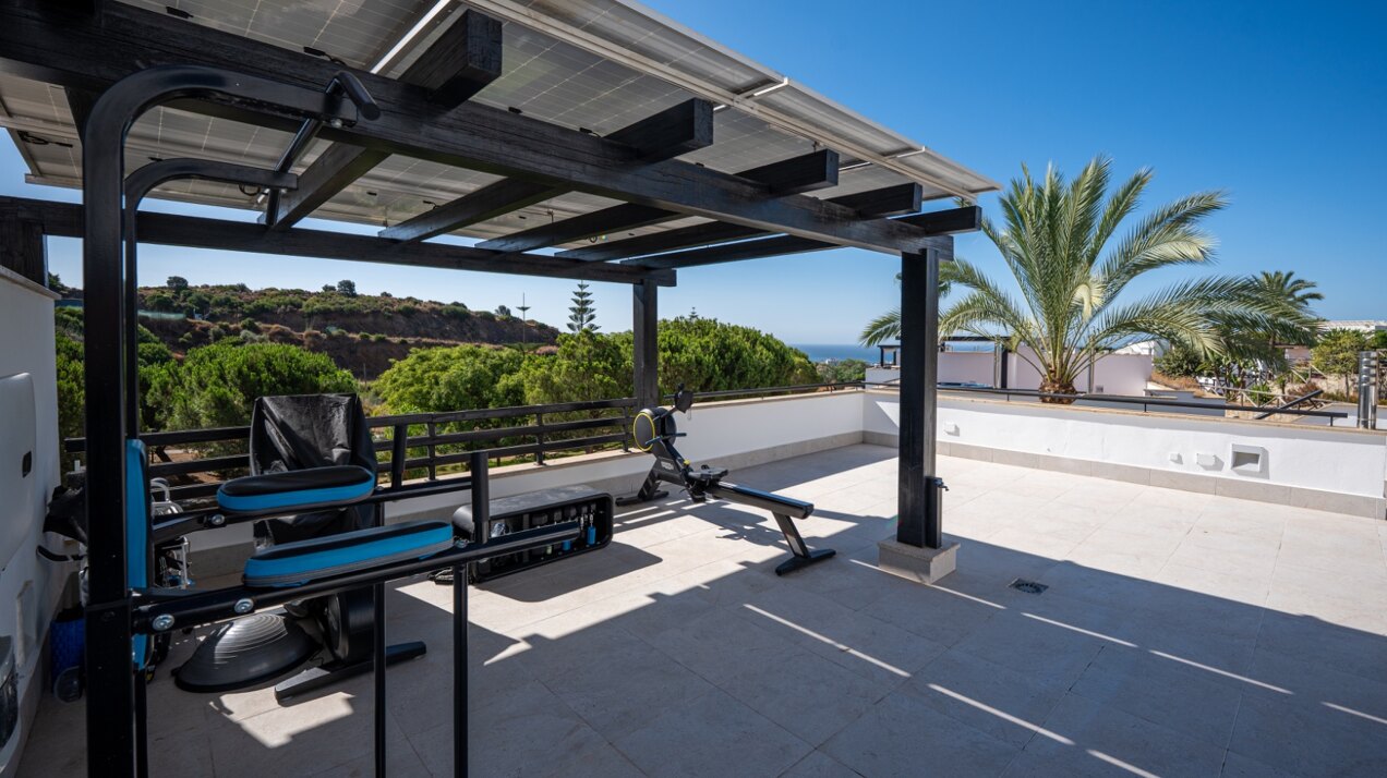 Townhouse offers luxury Mediterranean living in Marbella