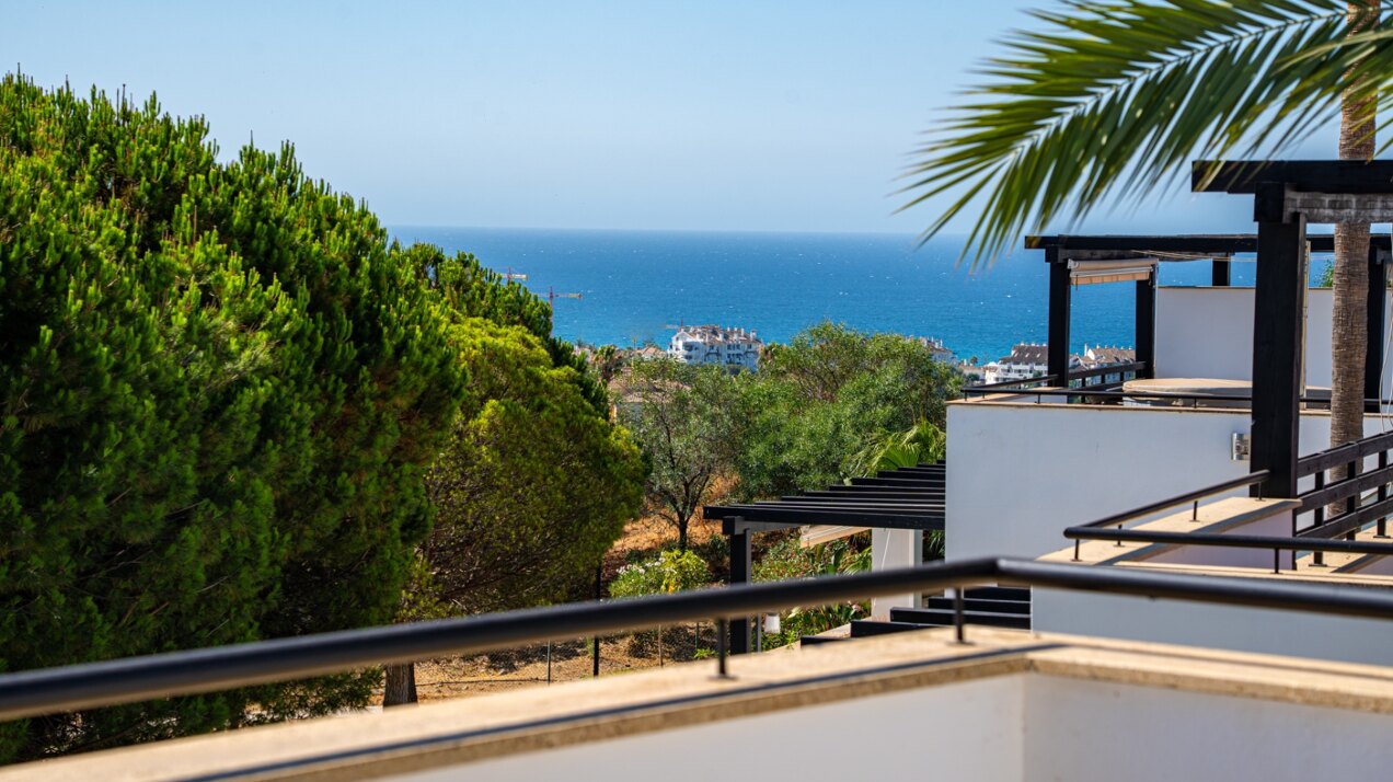 Townhouse offers luxury Mediterranean living in Marbella