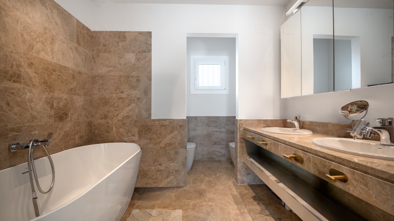 Townhouse offers luxury Mediterranean living in Marbella