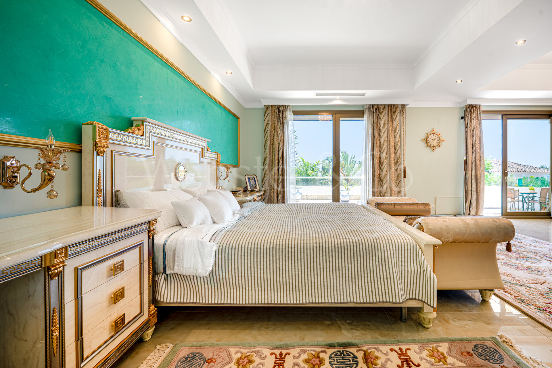 Villa Veliko - Beachside Elegance, The Golden Mile