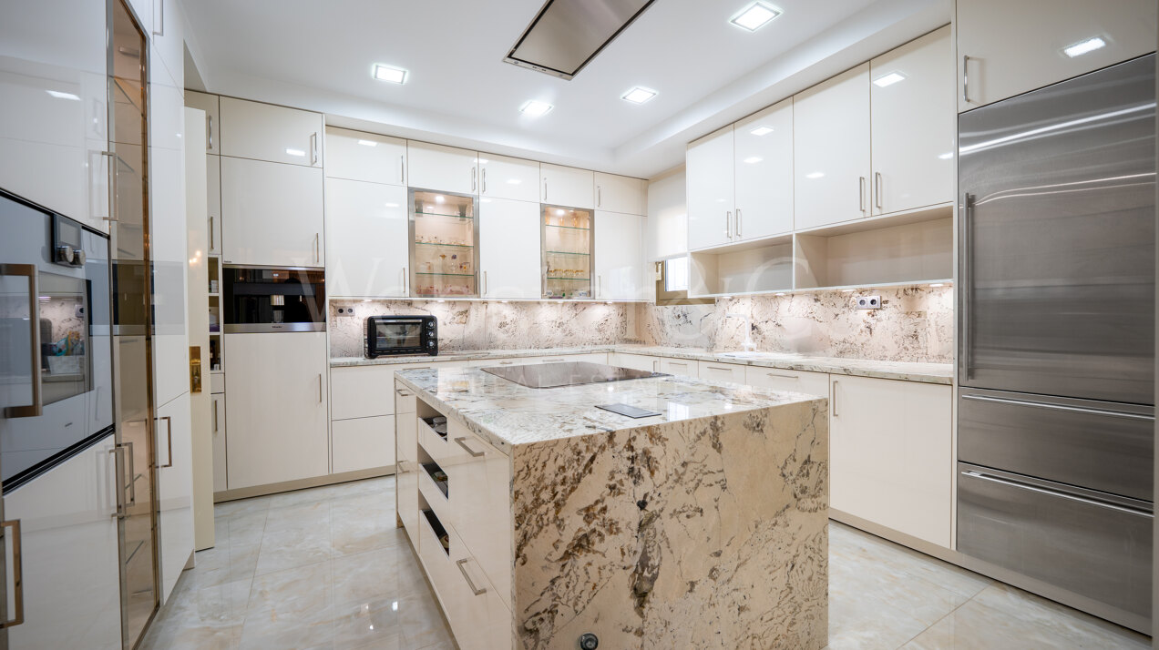 Villa Veliko - Beachside Elegance, The Golden Mile