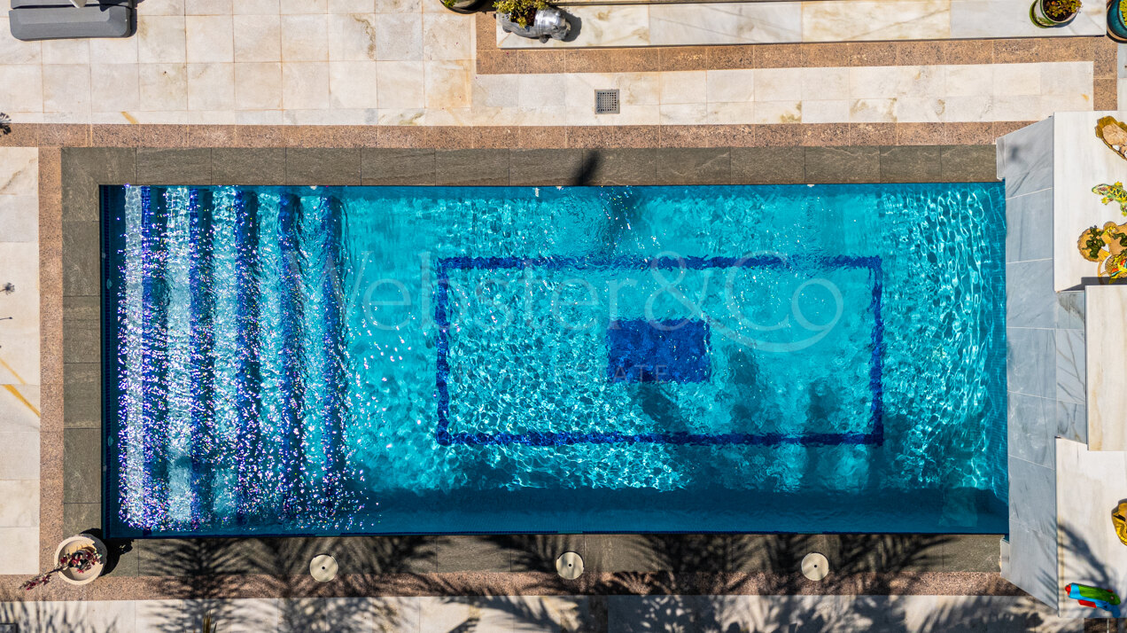 Villa Veliko - Beachside Elegance, The Golden Mile