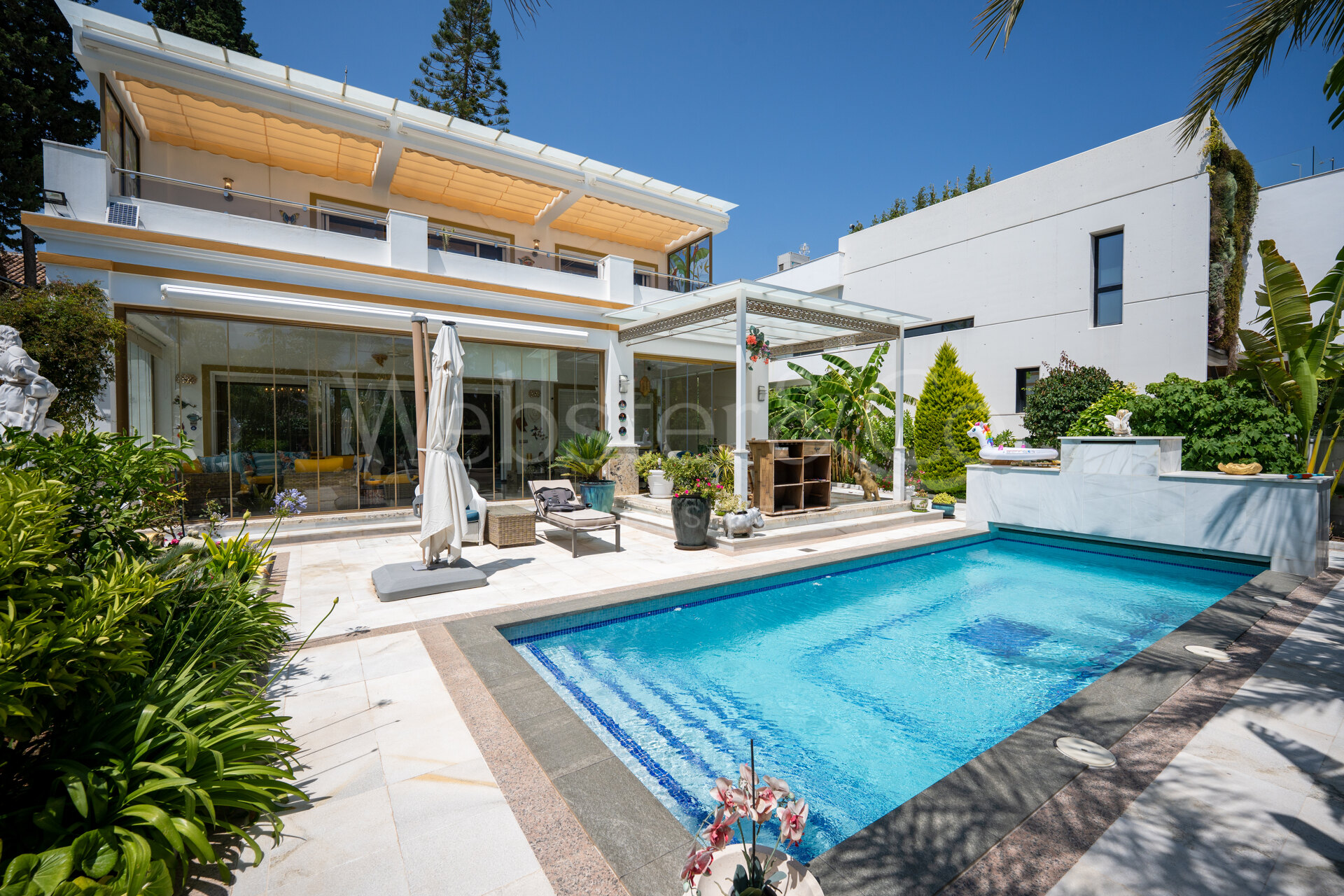 Villa Veliko - Beachside Elegance, The Golden Mile