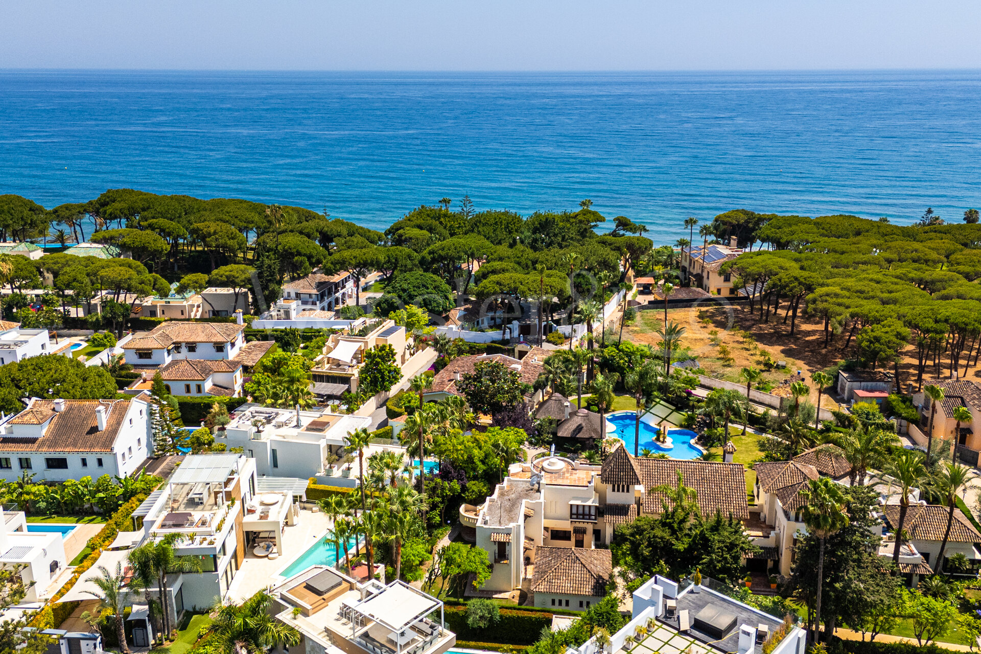 Villa Veliko - Beachside Elegance, The Golden Mile