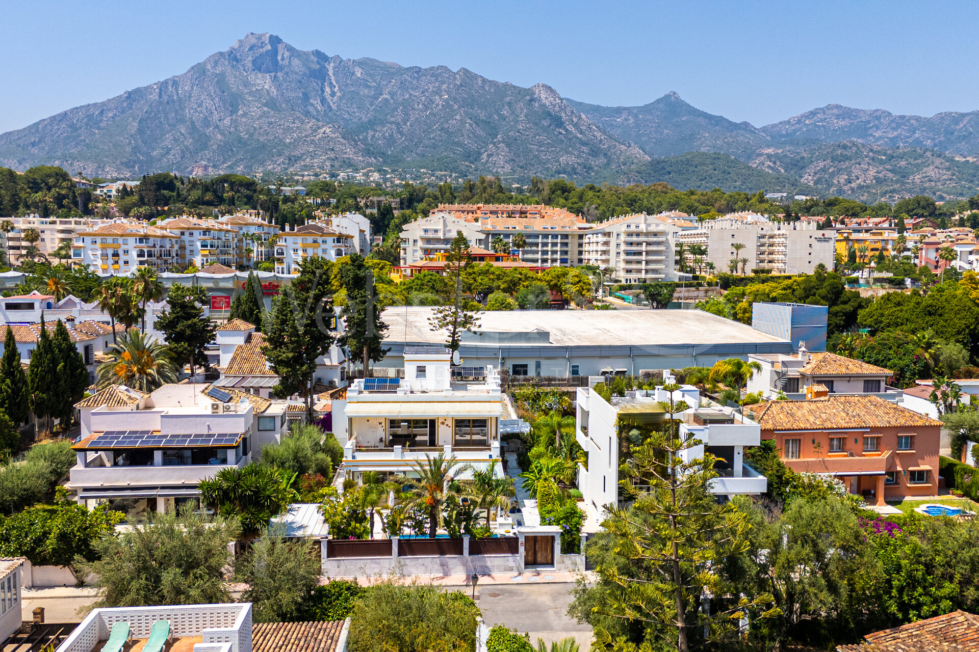 Villa Veliko - Beachside Elegance, The Golden Mile