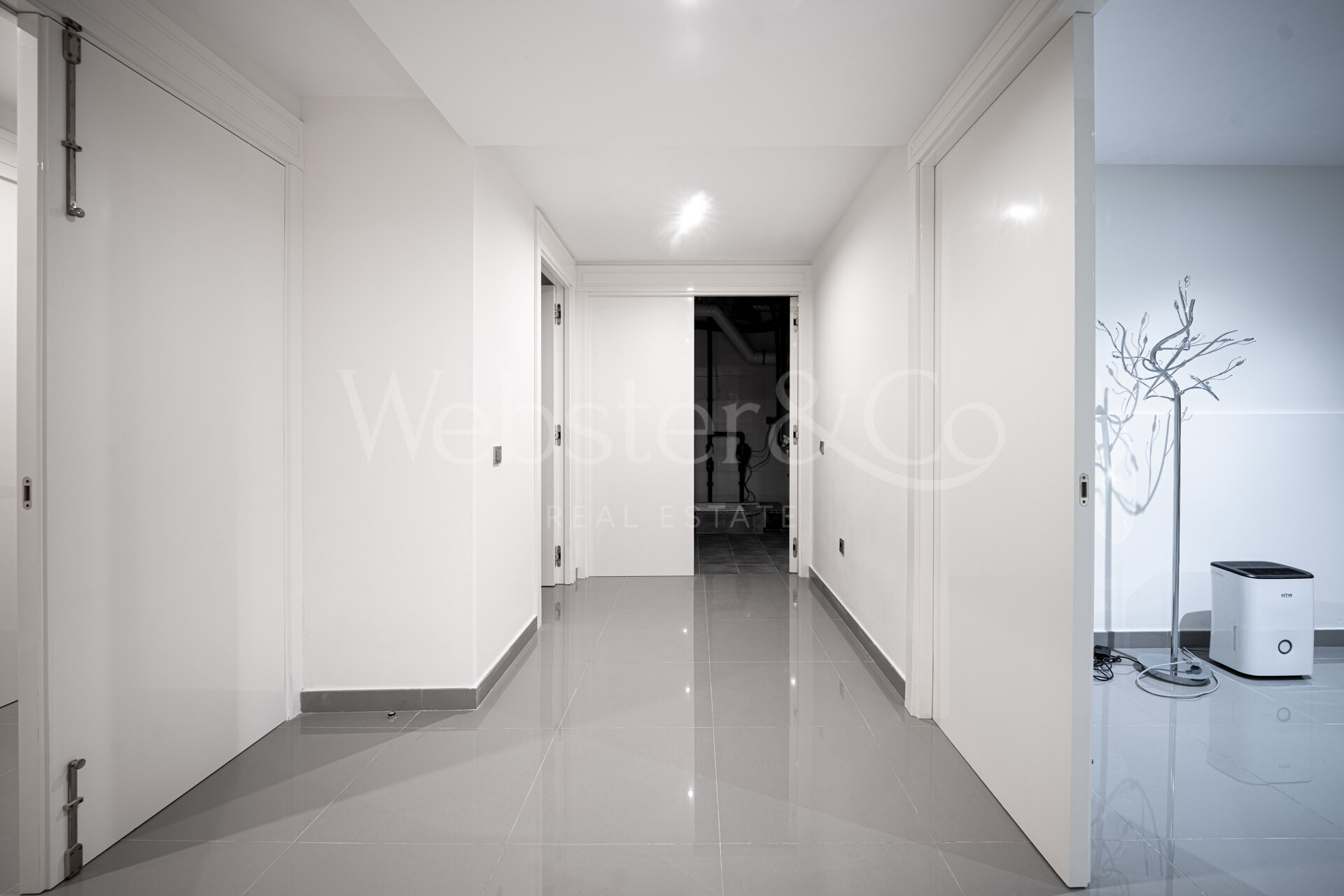 Villa Veliko - Beachside Elegance, The Golden Mile