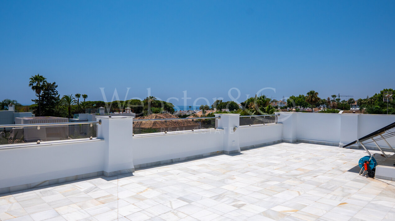 Villa Veliko - Beachside Elegance, The Golden Mile