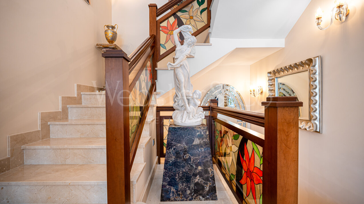 Villa Veliko - Beachside Elegance, The Golden Mile