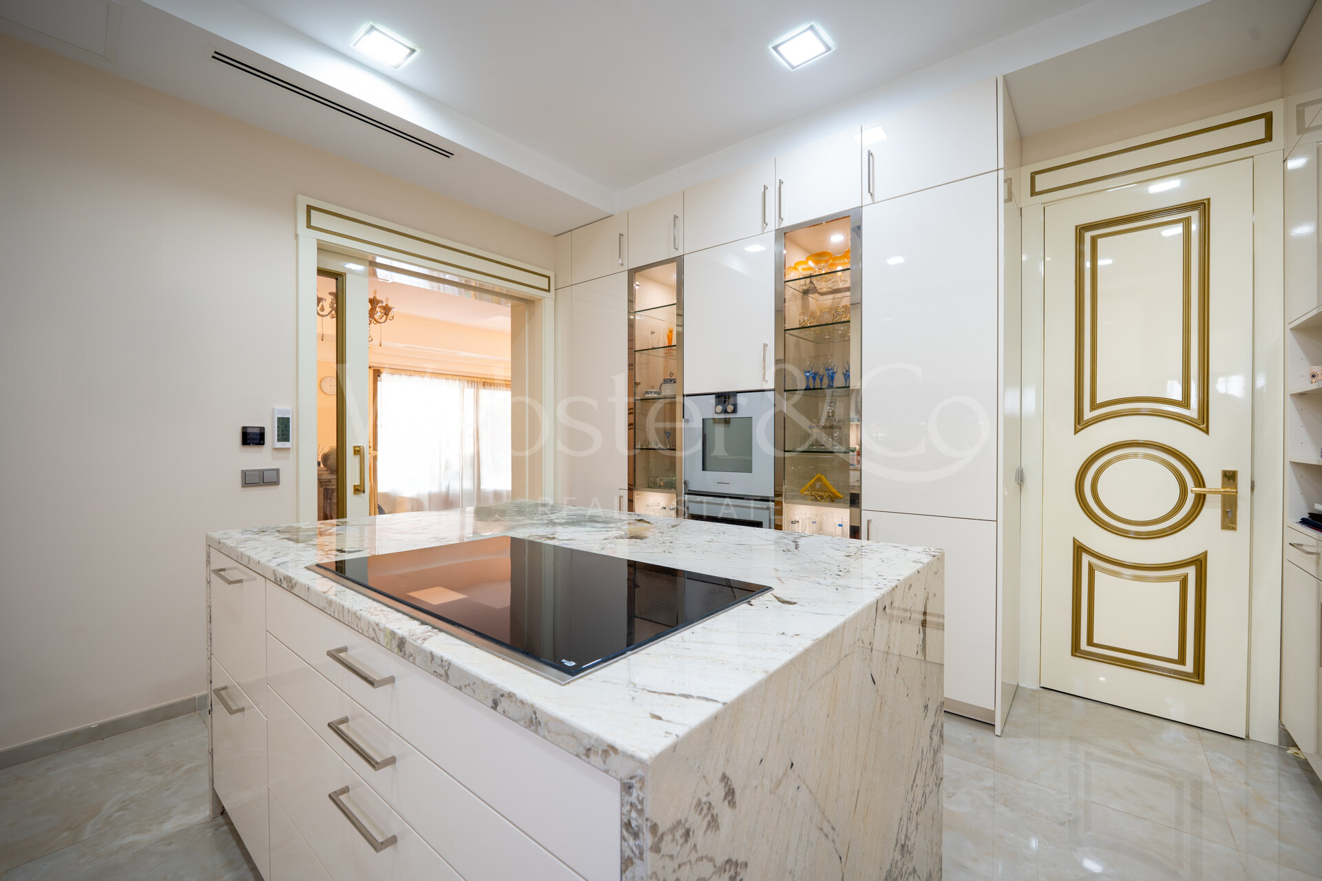 Villa Veliko - Beachside Elegance, The Golden Mile