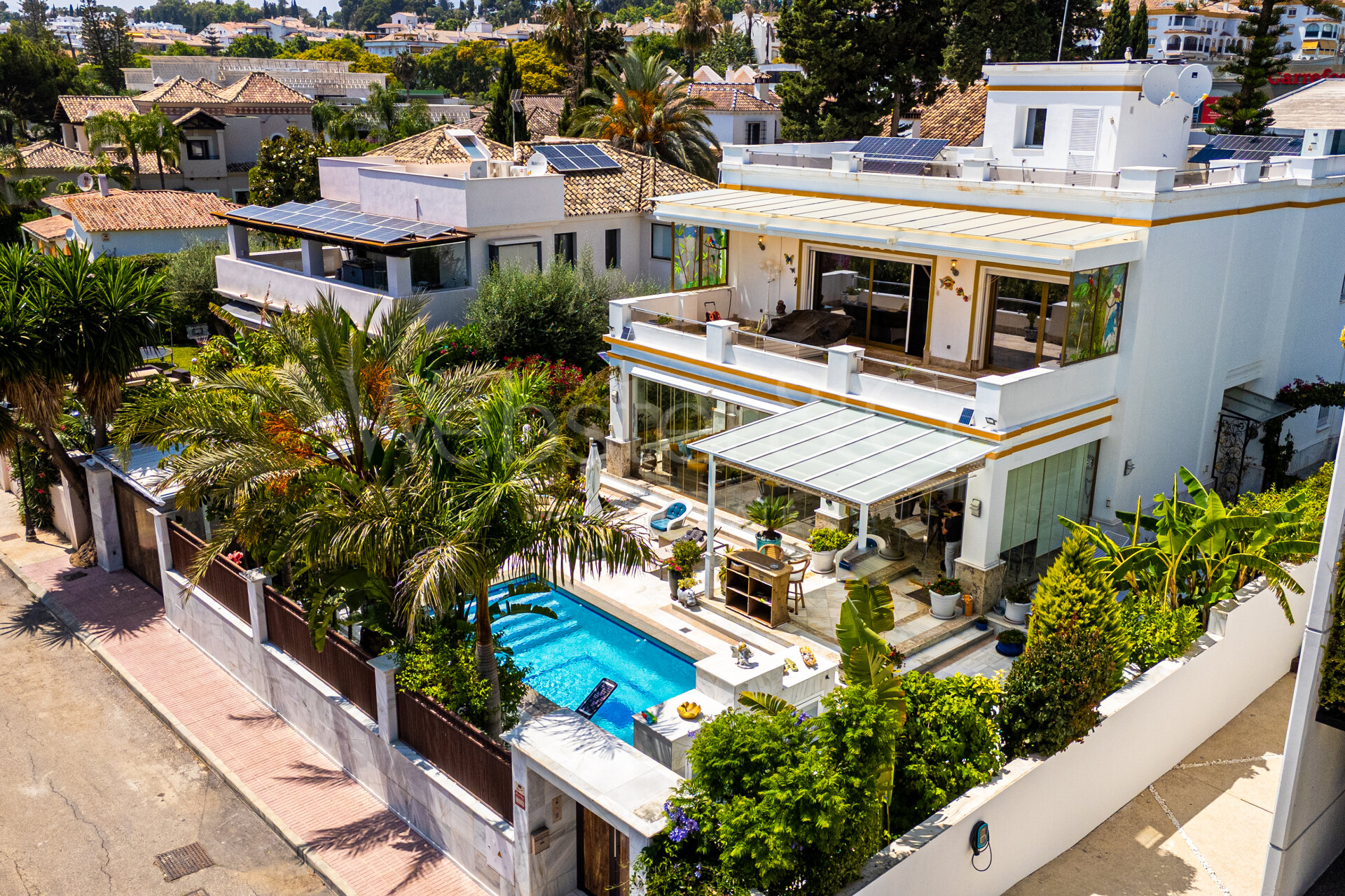 Villa Veliko - Beachside Elegance, The Golden Mile