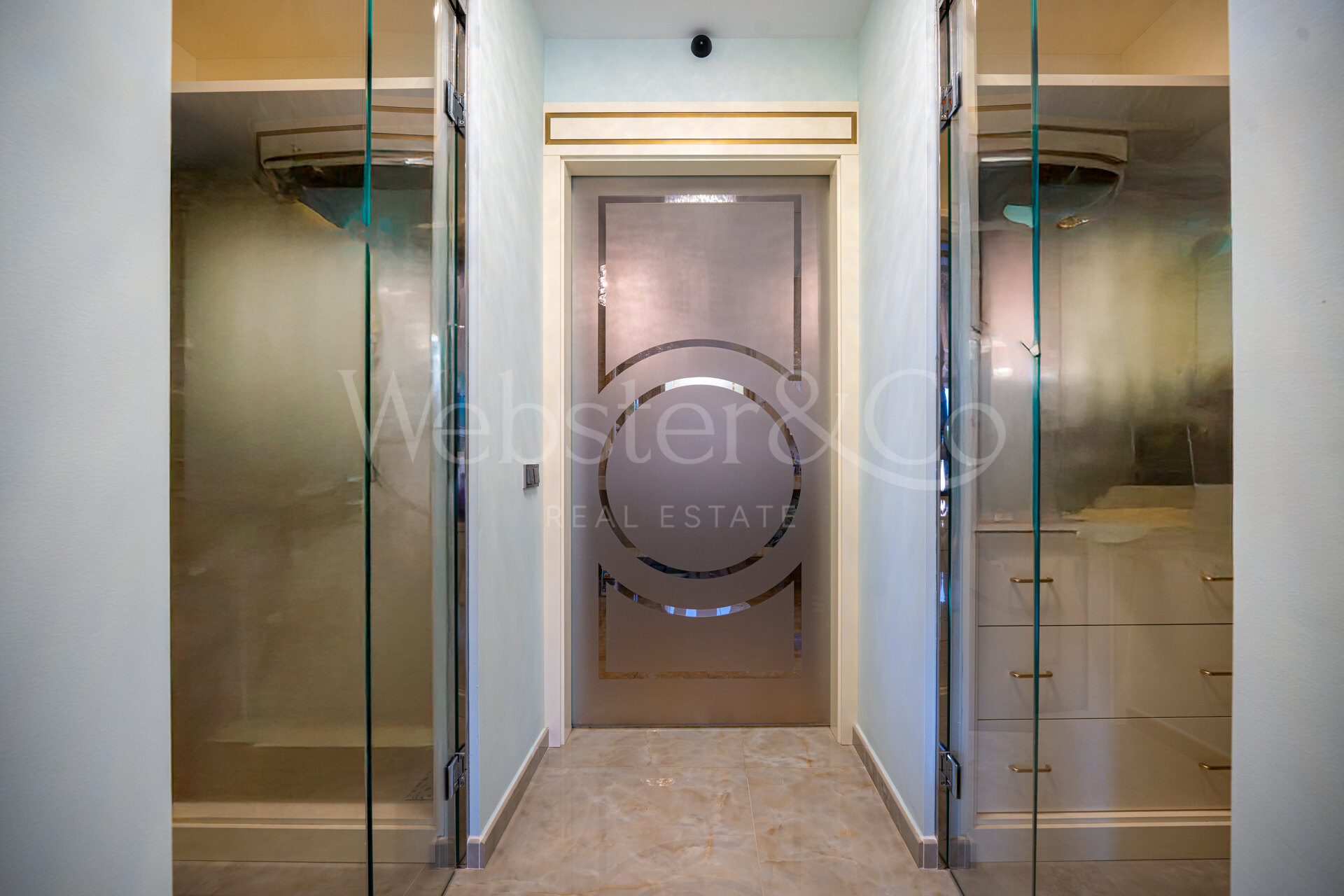 Villa Veliko - Beachside Elegance, The Golden Mile