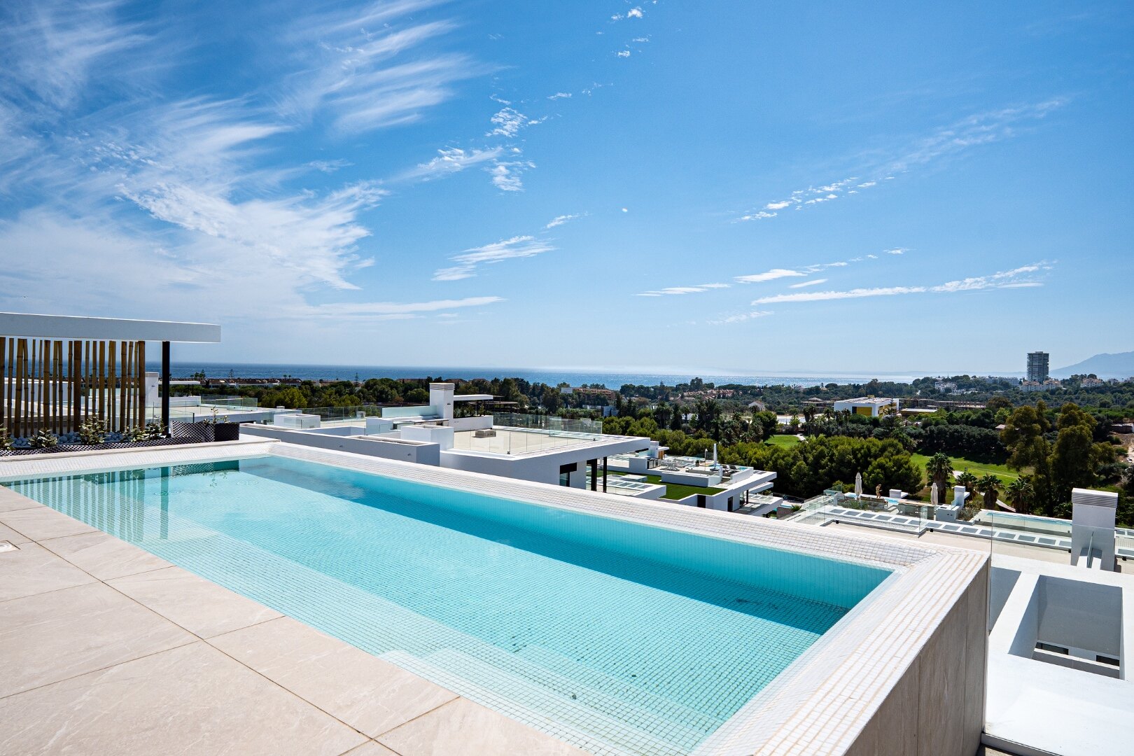 New, modern and light-filled duplex penthouse