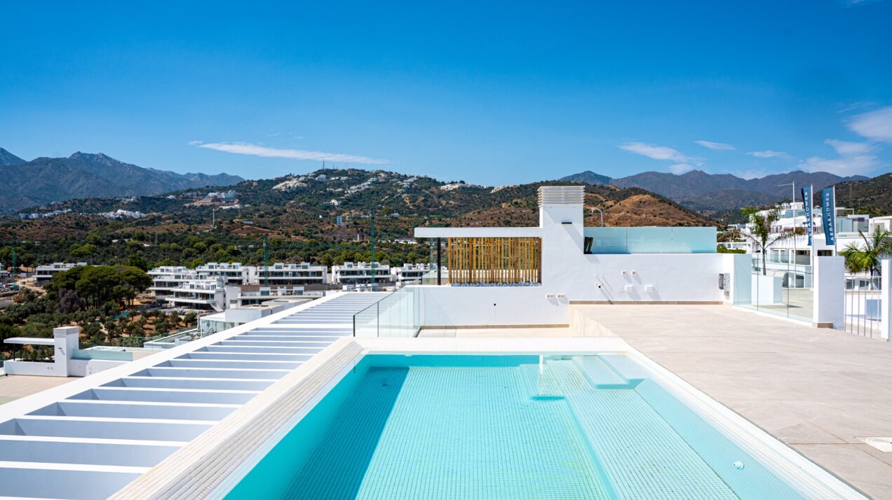 New, modern and light-filled duplex penthouse