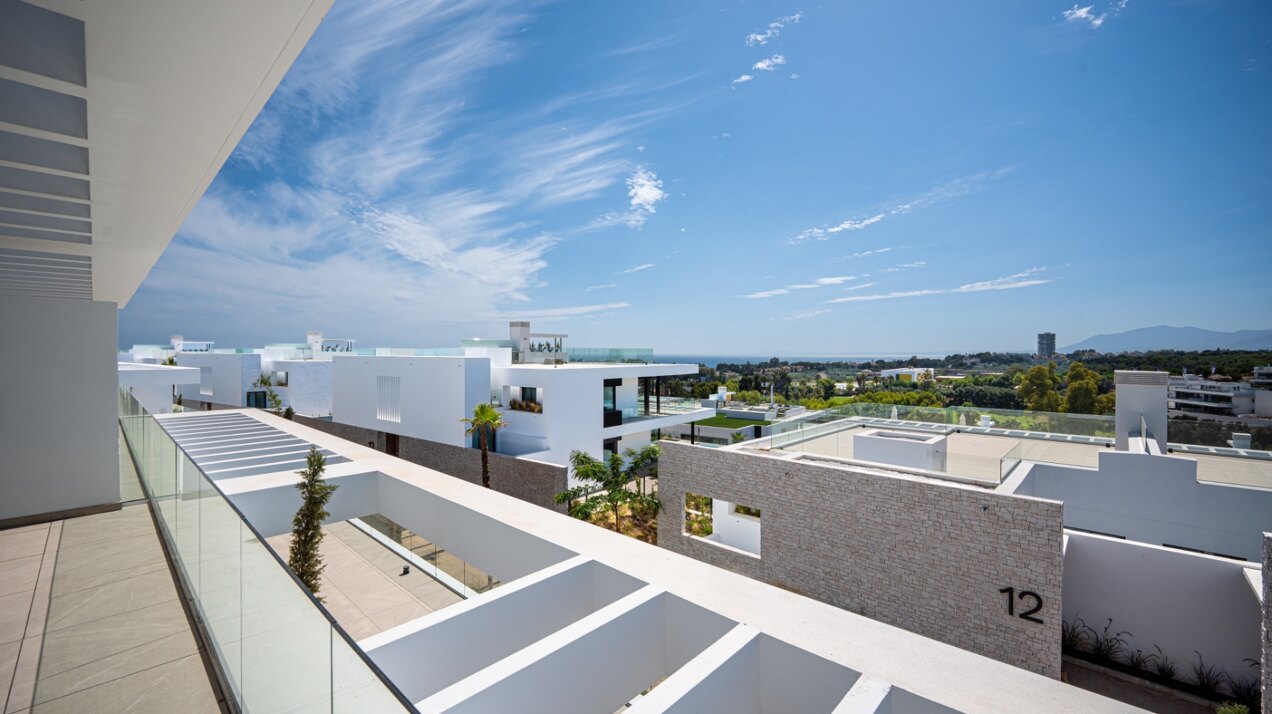 New, modern and light-filled duplex penthouse