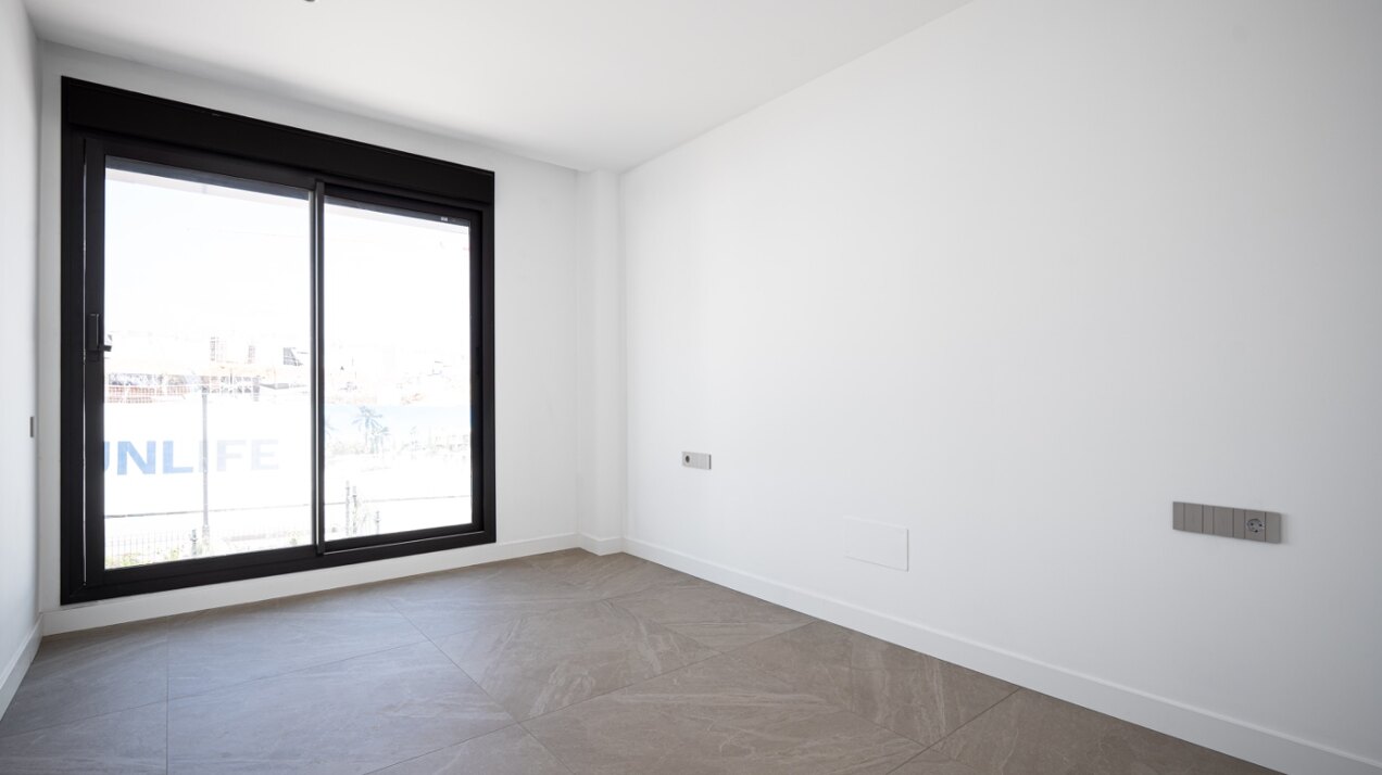 New, modern and light-filled duplex penthouse