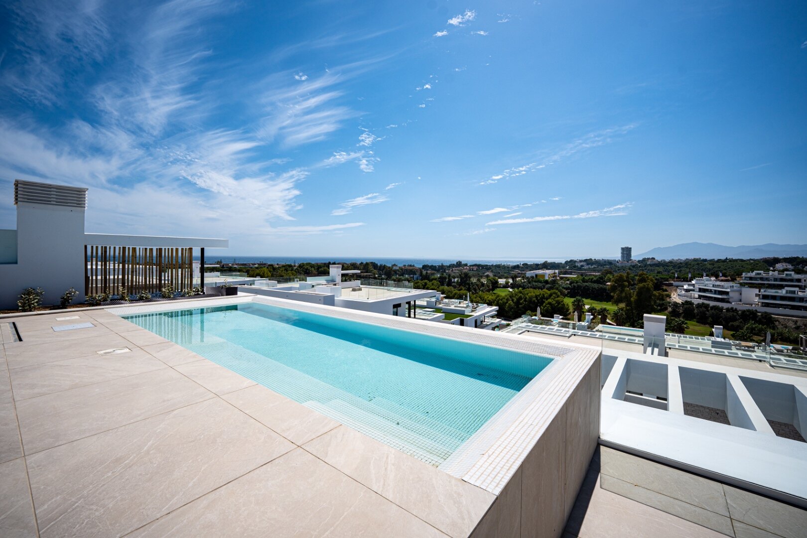 New, modern and light-filled duplex penthouse