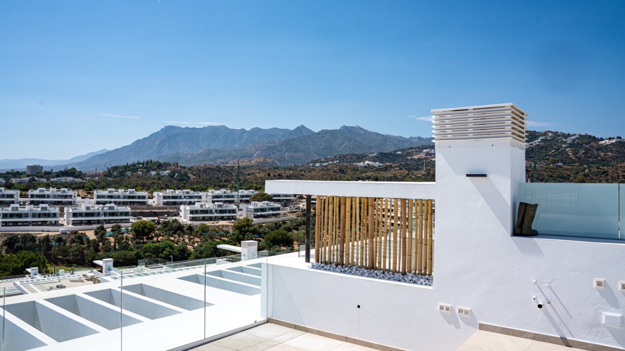 New, modern and light-filled duplex penthouse