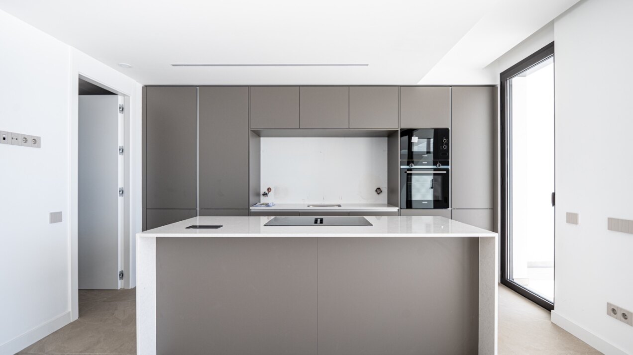 New, modern and light-filled duplex penthouse