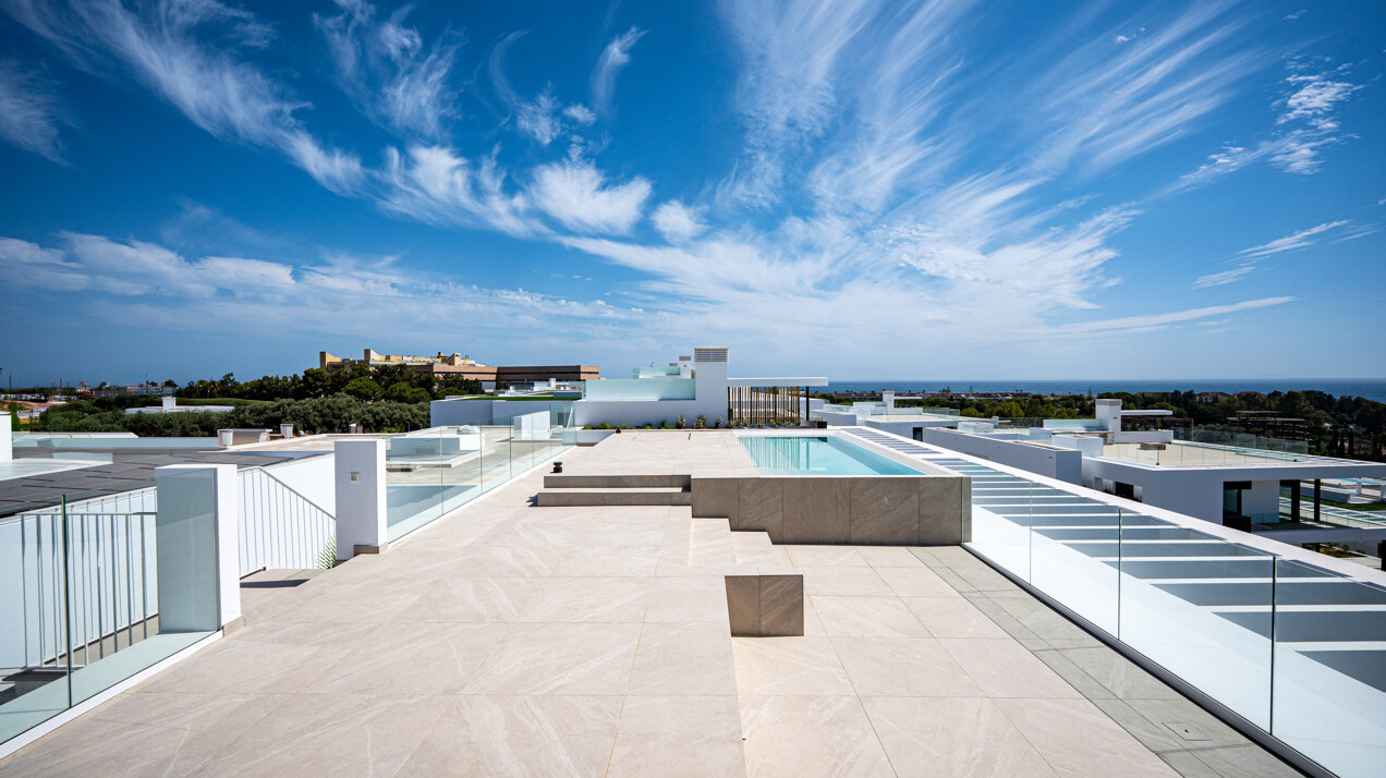 New, modern and light-filled duplex penthouse