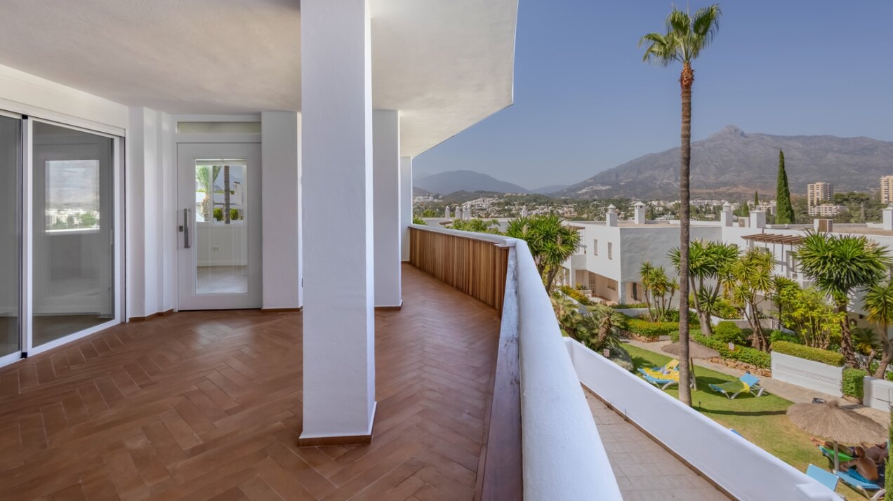 Sophisticated sanctuary in Nueva Andalucia