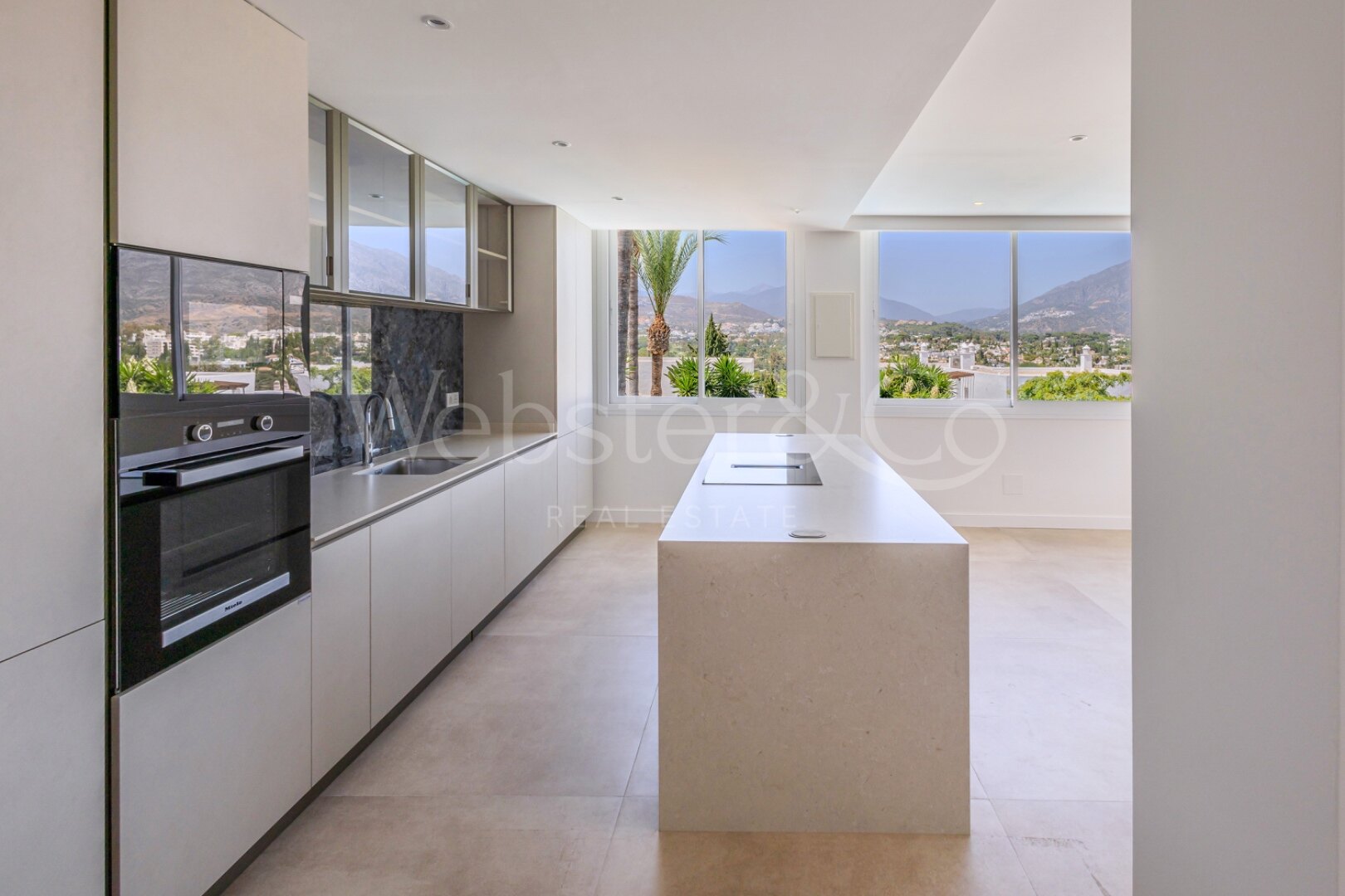 Apartment Jardines - Oasis in Nueva Andalucia