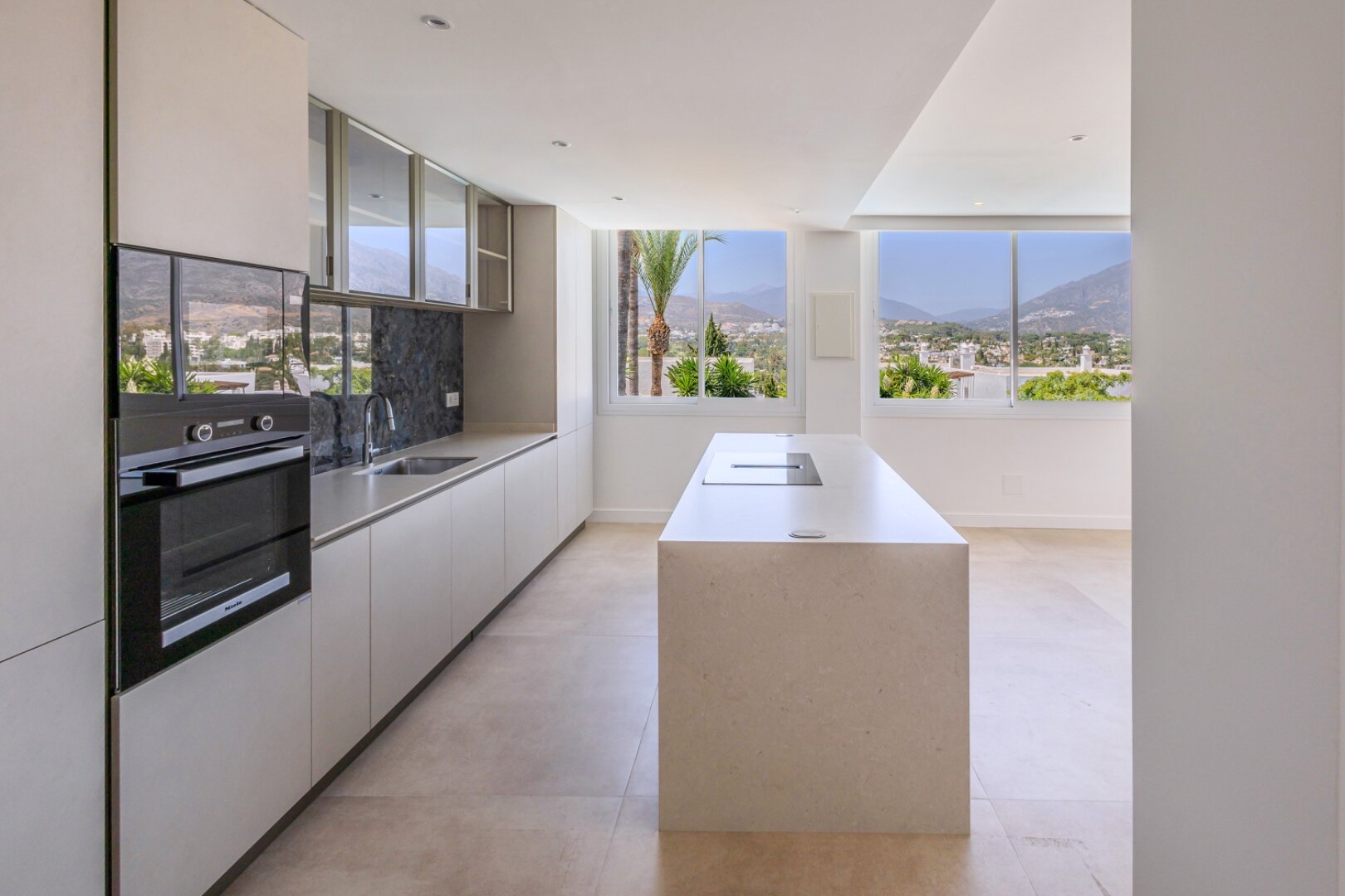 Sophisticated sanctuary in Nueva Andalucia