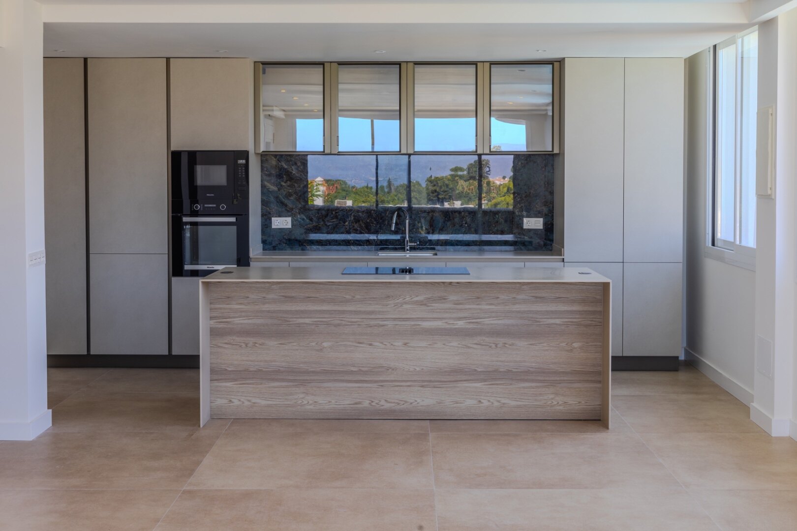Sophisticated sanctuary in Nueva Andalucia