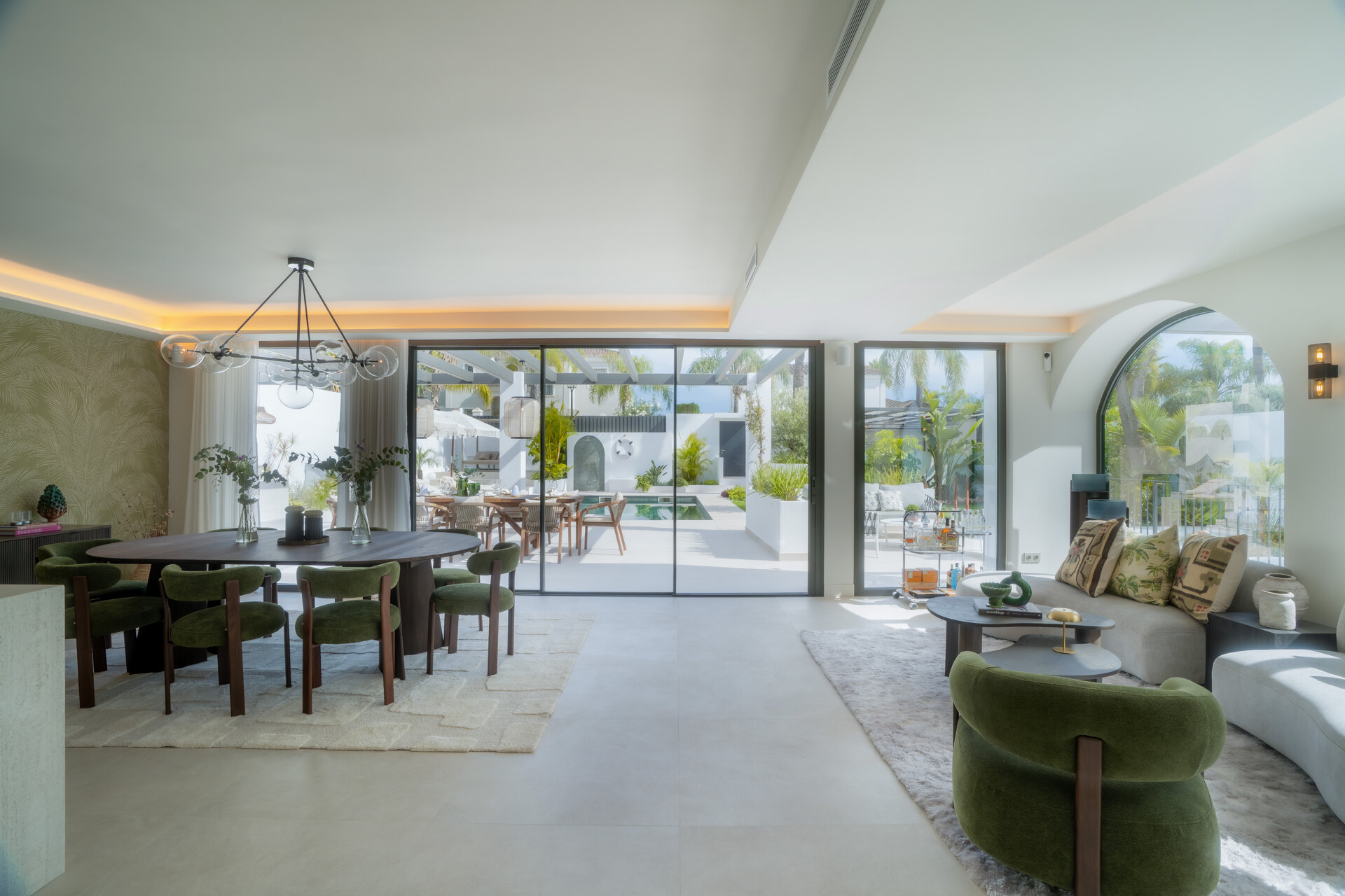 Luxurious 6 bedroom villa sits in the heart of Golf valley