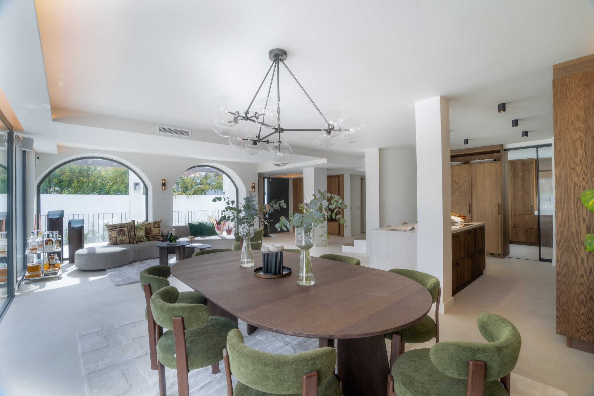 Luxurious 6 bedroom villa sits in the heart of Golf valley