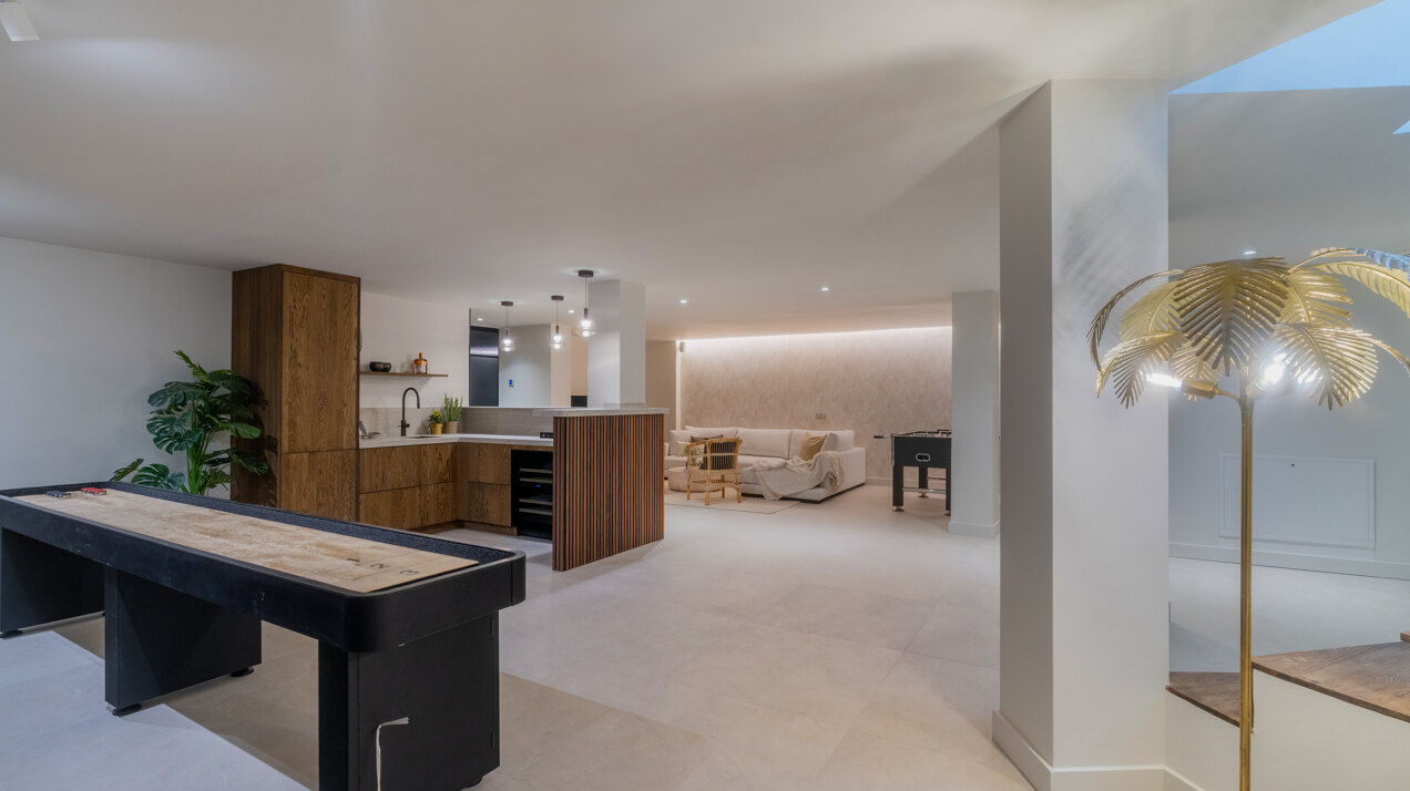 Luxurious 6 bedroom villa sits in the heart of Golf valley