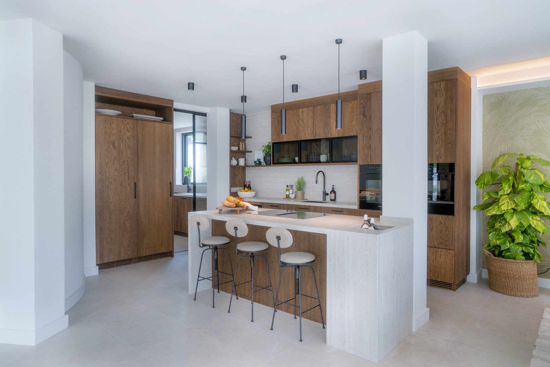 Luxurious 6 bedroom villa sits in the heart of Golf valley