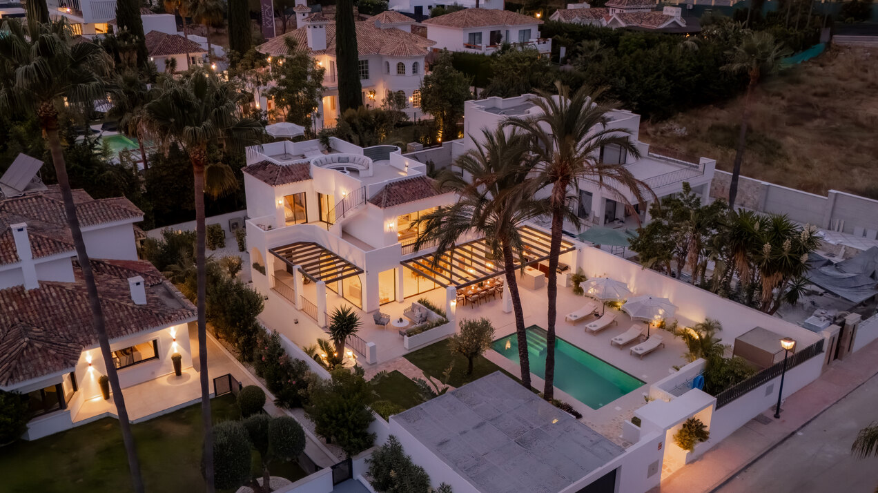 Luxurious 6 bedroom villa sits in the heart of Golf valley