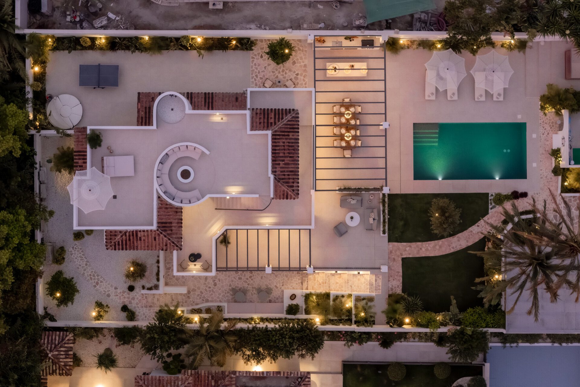 Luxurious 6 bedroom villa sits in the heart of Golf valley
