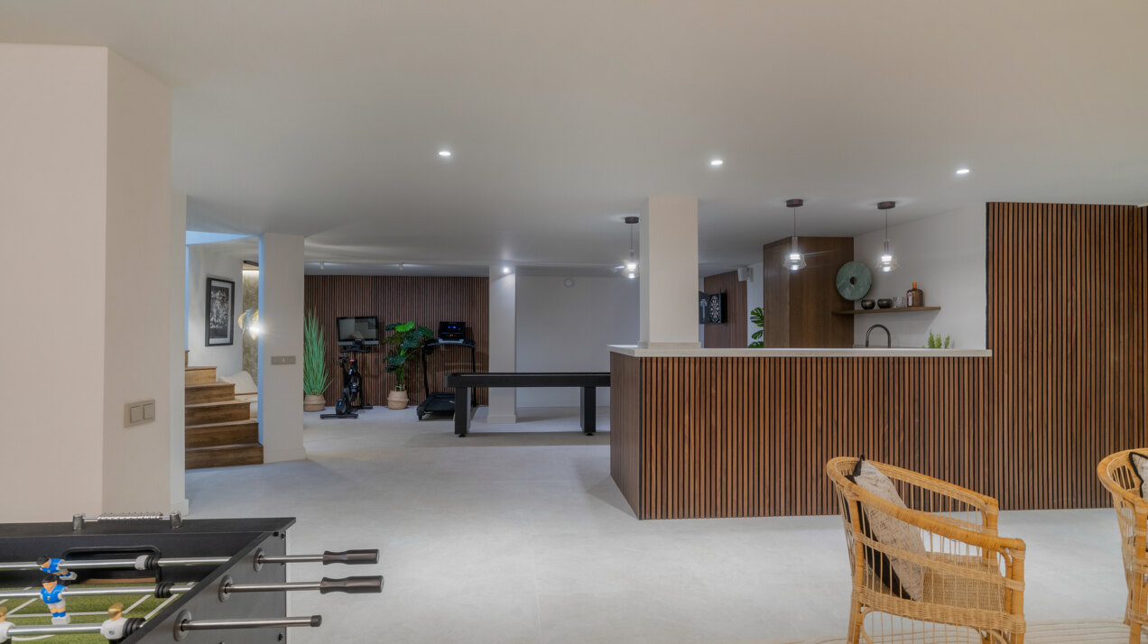 Luxurious 6 bedroom villa sits in the heart of Golf valley