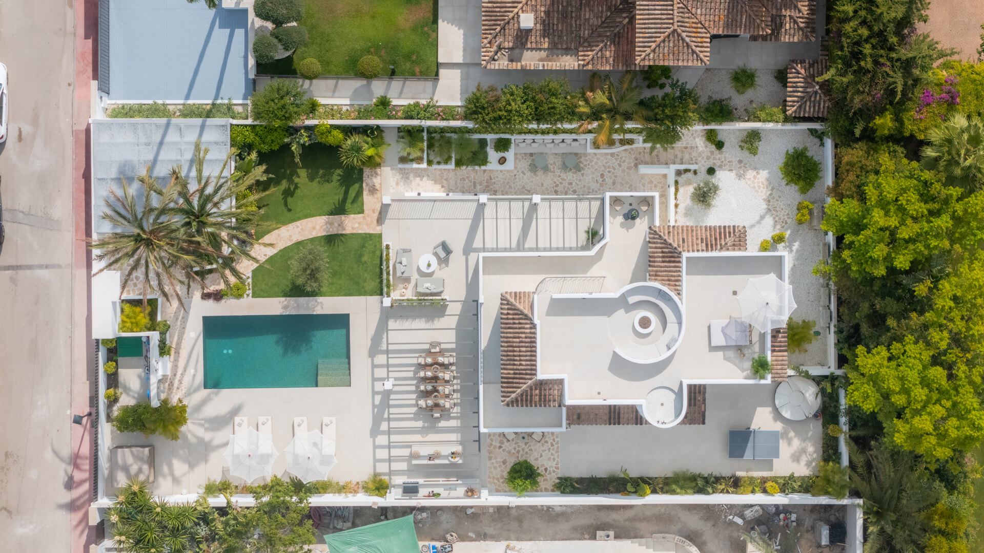 Luxurious 6 bedroom villa sits in the heart of Golf valley