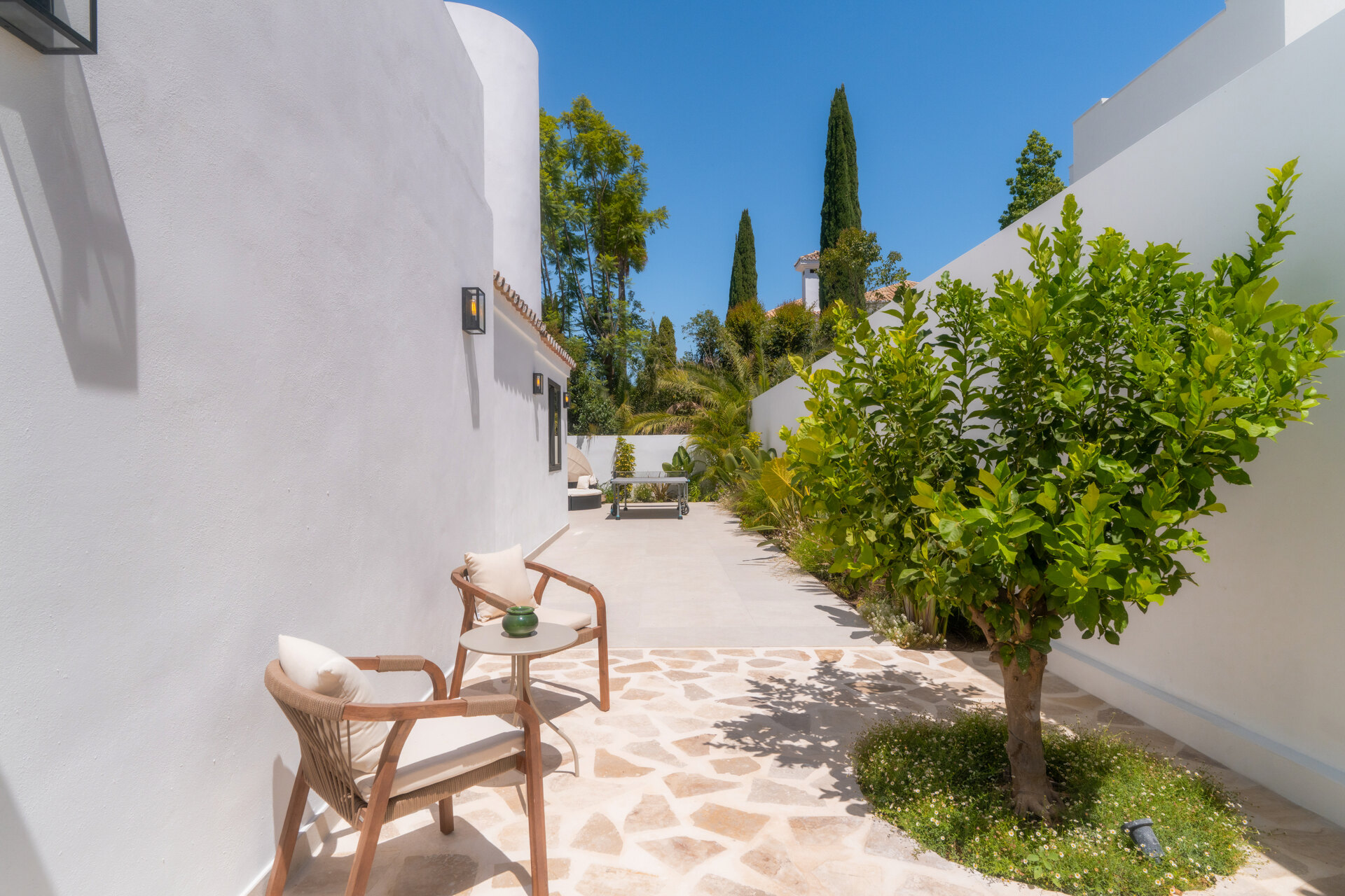 Luxurious 6 bedroom villa sits in the heart of Golf valley