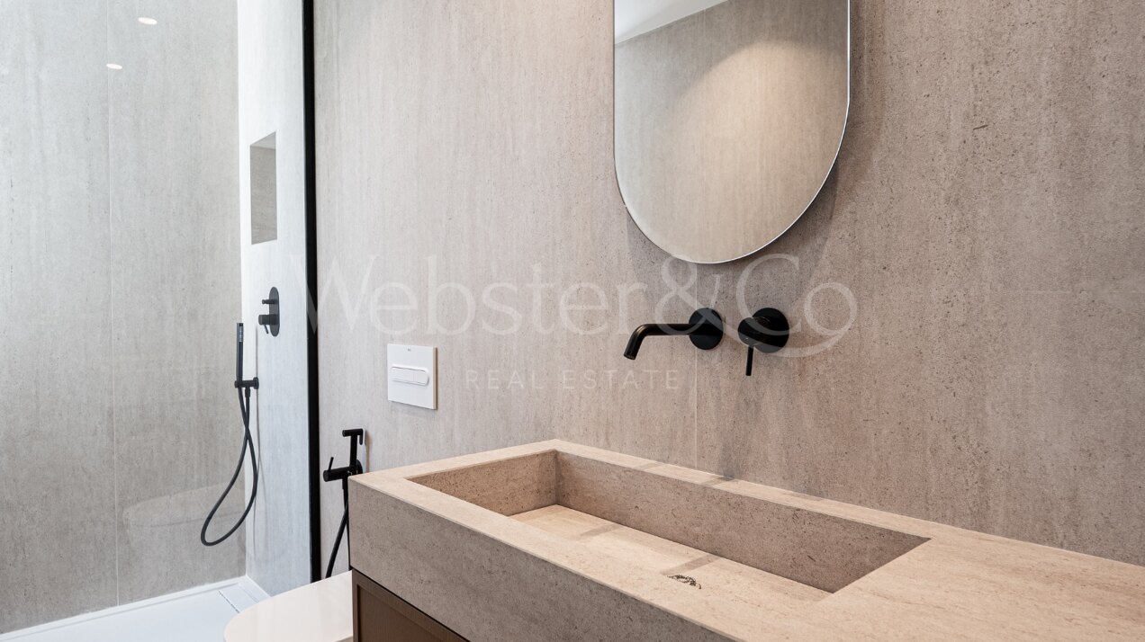 Villa Capri - Beachside Luxury in Estepona