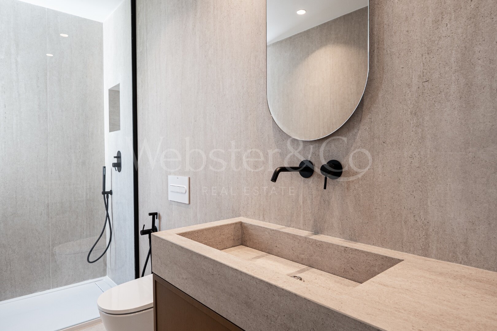 Villa Capri - Beachside Luxury in Estepona