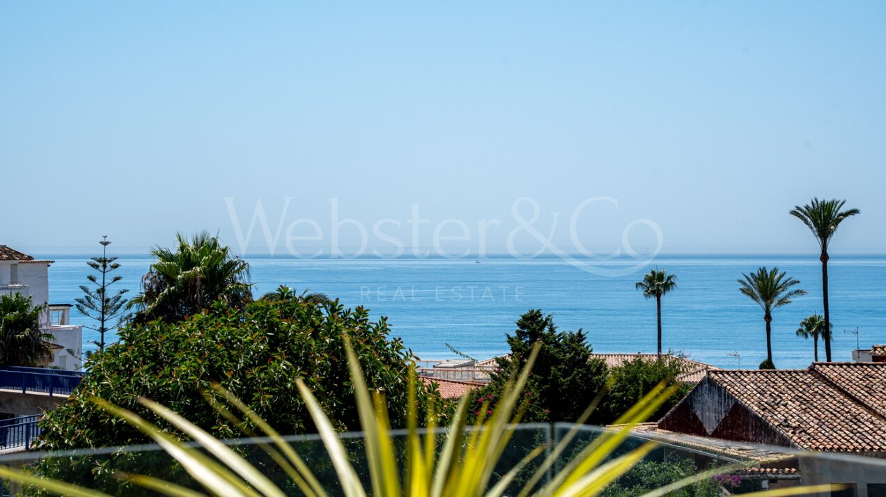 Villa Capri - Beachside Luxury in Estepona