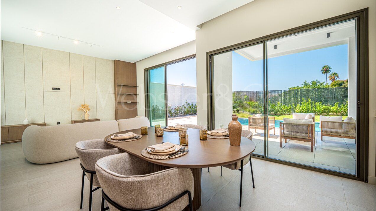 Villa Capri - Beachside Luxury in Estepona