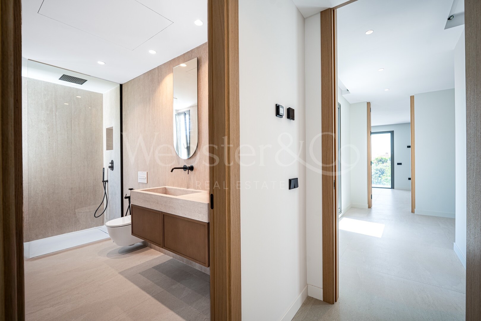 Villa Capri - Beachside Luxury in Estepona