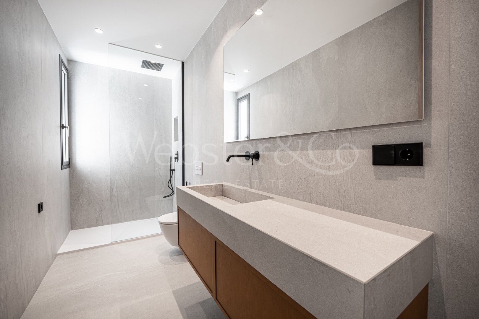 Villa Capri - Beachside Luxury in Estepona